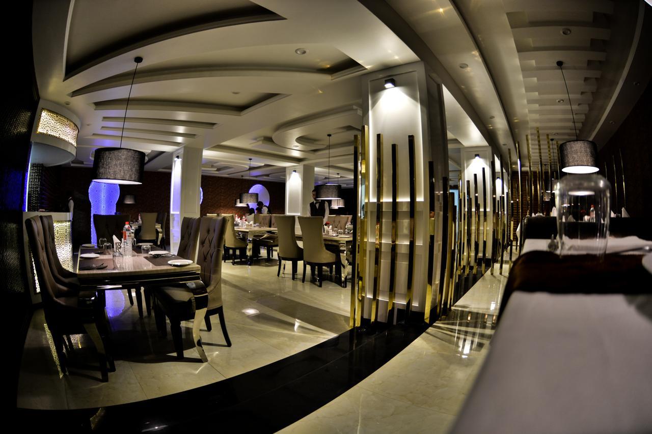 Hotel Samci Riviera Srīnagar Exteriör bild